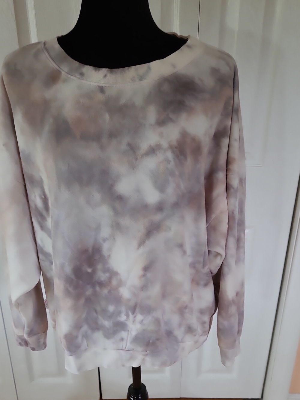 Women's Tie-Dye Crewneck Sweatshirt In Gray, White & Brown Tie-dye Effect